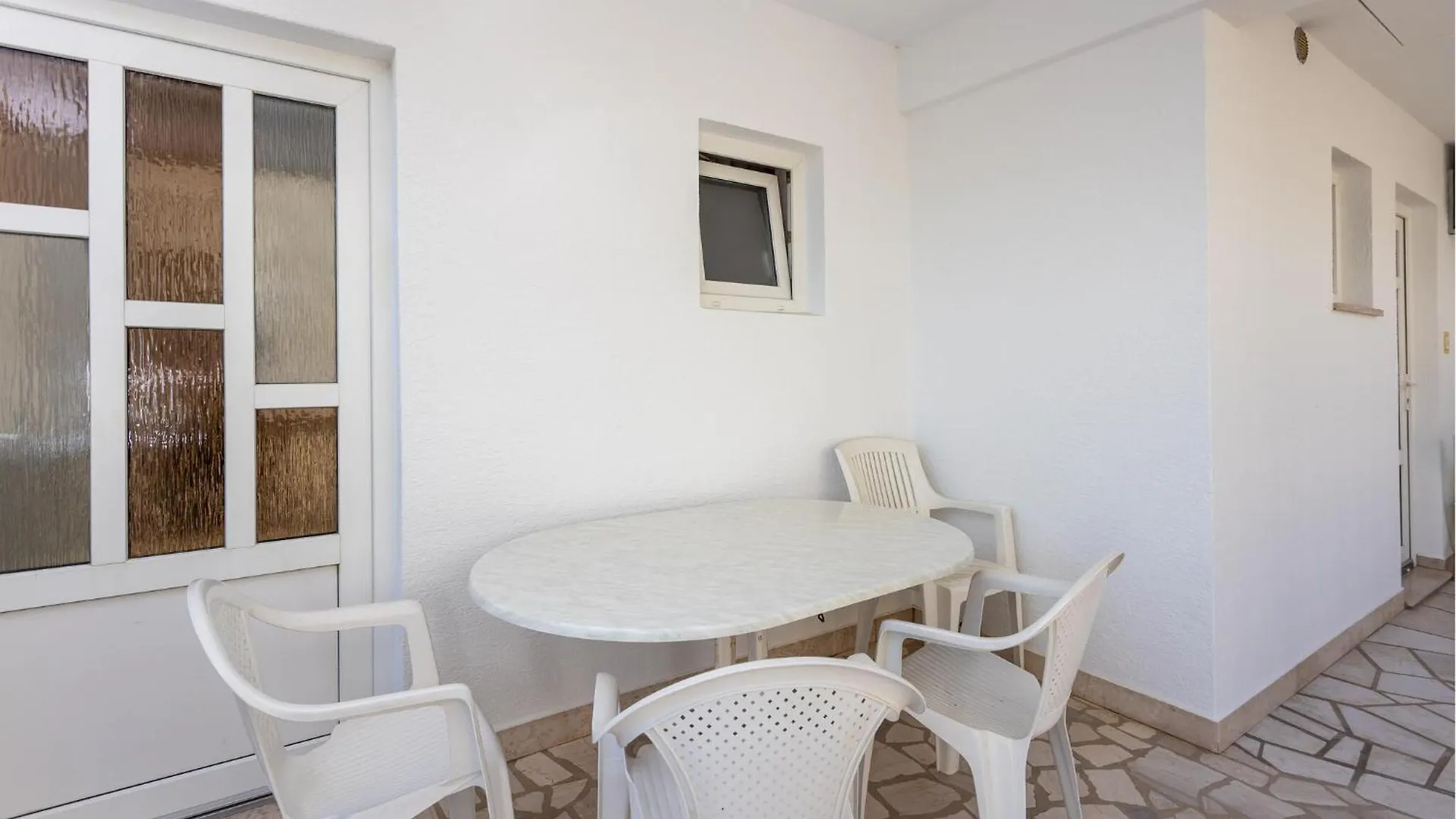 2 Bedroom Awesome Apartment In Selce